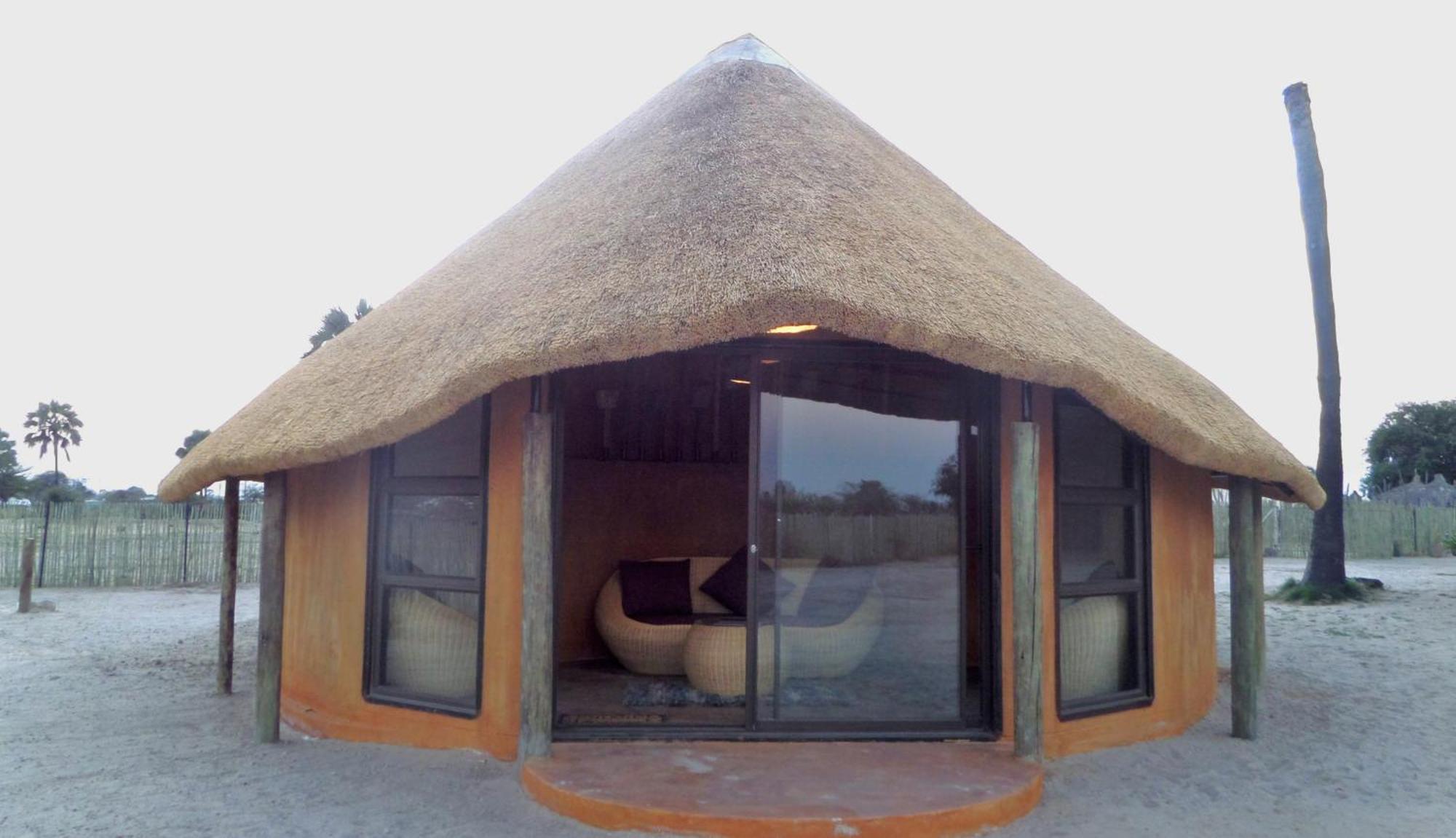 Ongula Village Homestead Lodge Omupumba Habitación foto