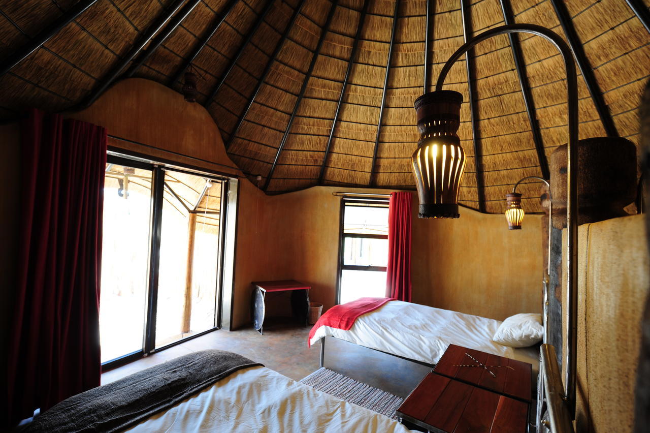 Ongula Village Homestead Lodge Omupumba Habitación foto